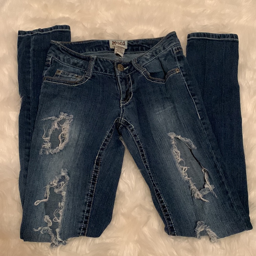 Mudd Low Rise Distressed Skinny Jeans. Size 0